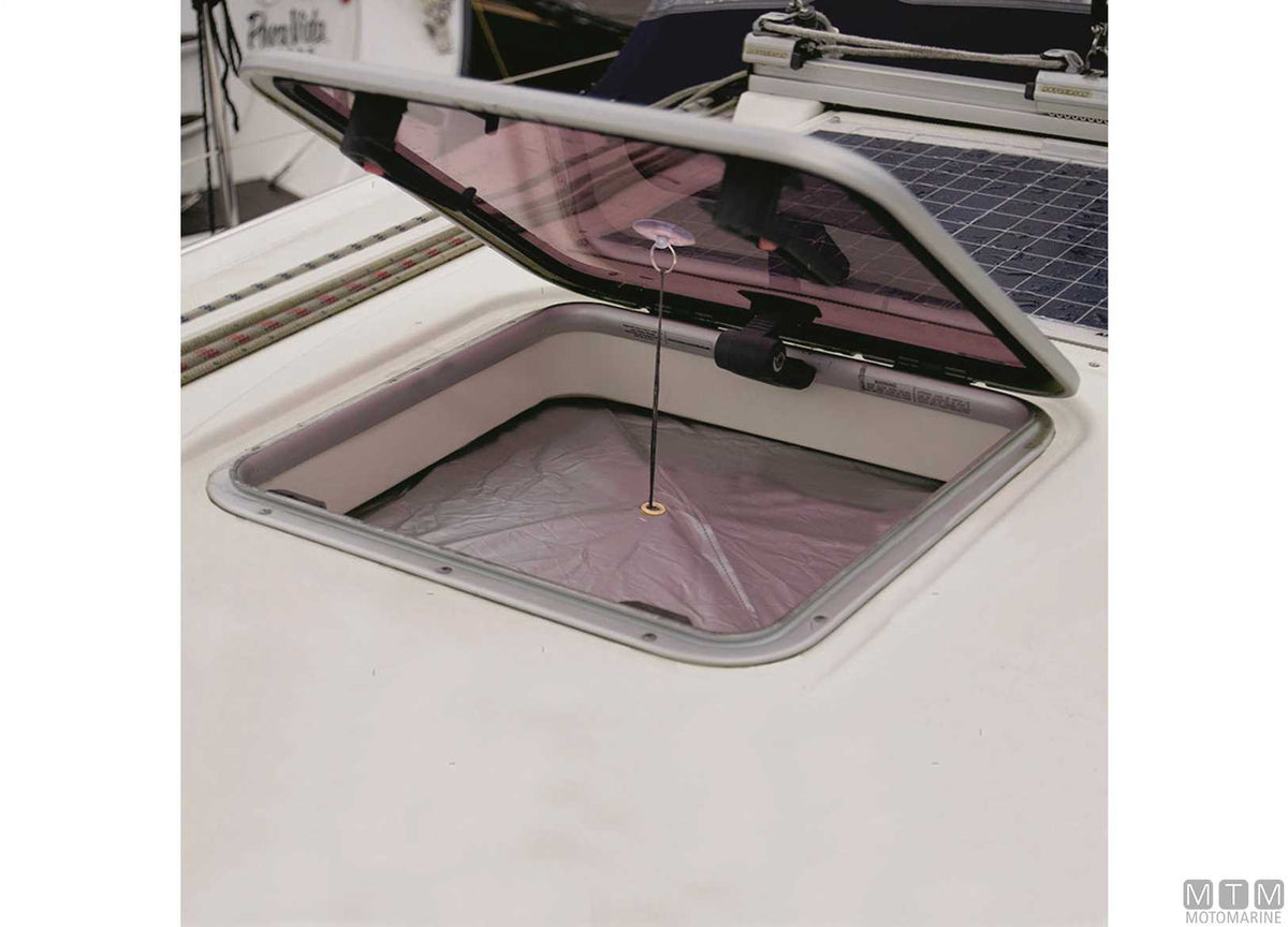 Water Line hatch blackout screen M - original photo Motomarine Srl