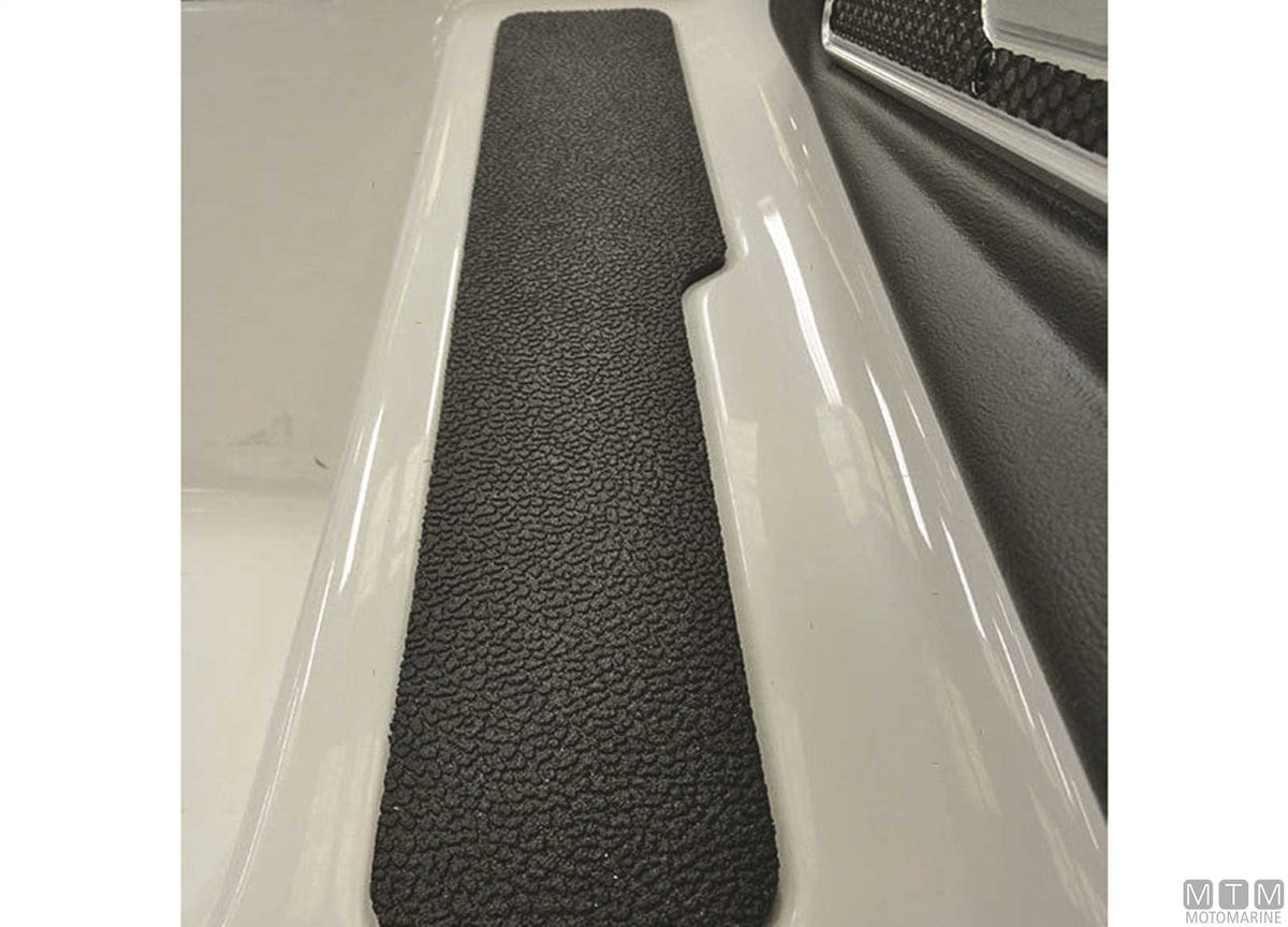 Non-slip step cover Gatorskinz Step Pad 406x102 mm, pack of 2 - original photo Motomarine Srl